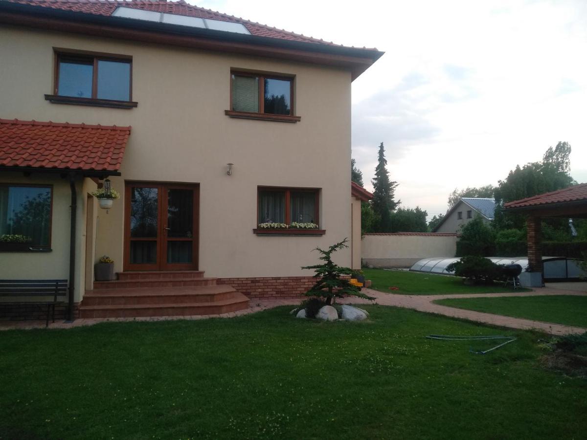 Domo Apartment Středokluky Exterior foto